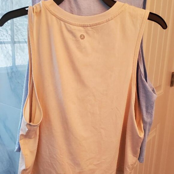 TANKTOPS - Picture 2 of 3